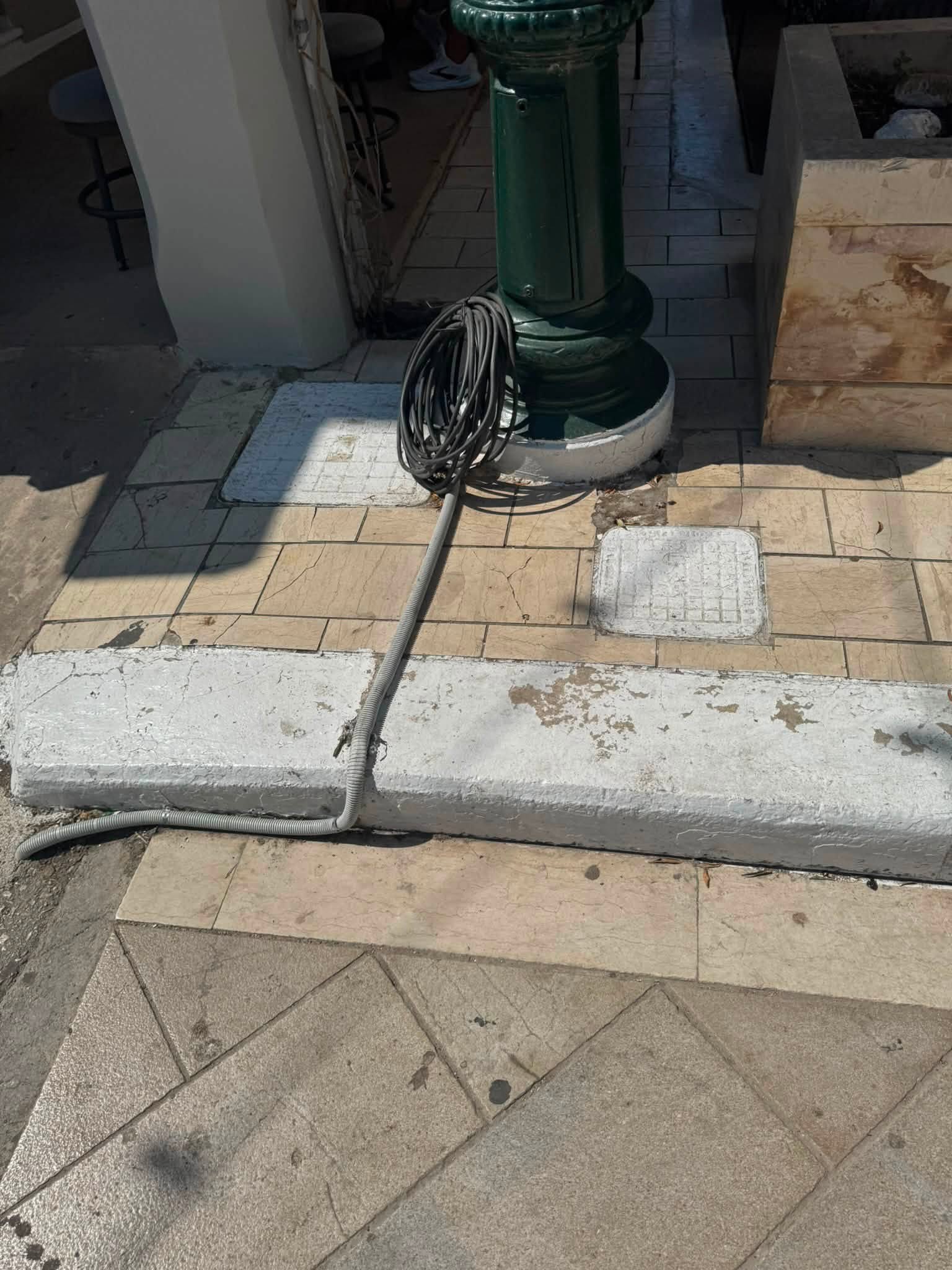 Βυθιζόμενα εμπόδια στην Αλεξάνδρου Ρώμα — γενική άποψη